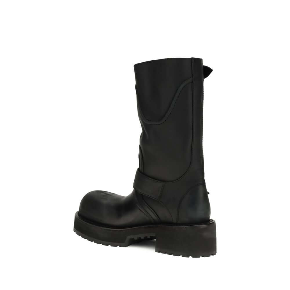Black calf leather Bos Taurus lace-up boots, stylish and modern Balenciaga lace-up boots side view.
