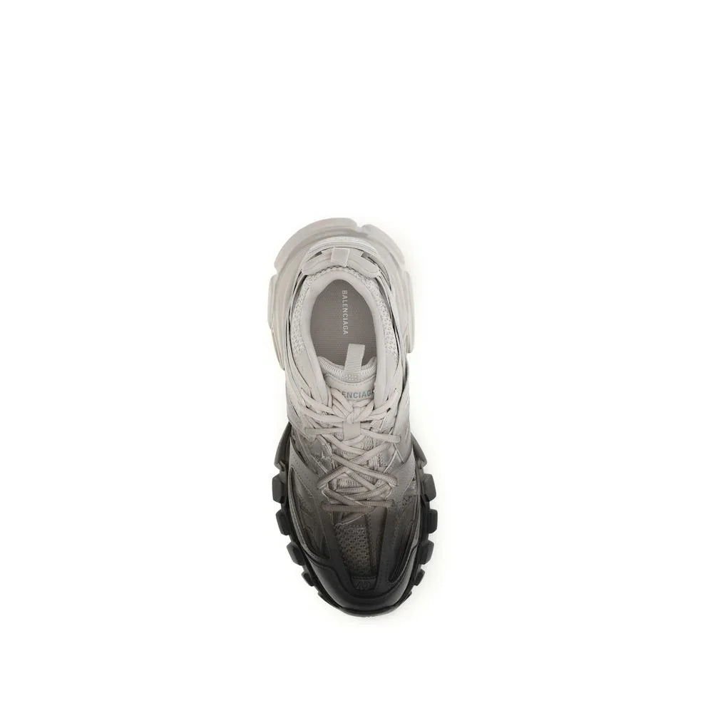 Gray polyamide athletic sneakers with dynamic sole and double laces, viewed from above.