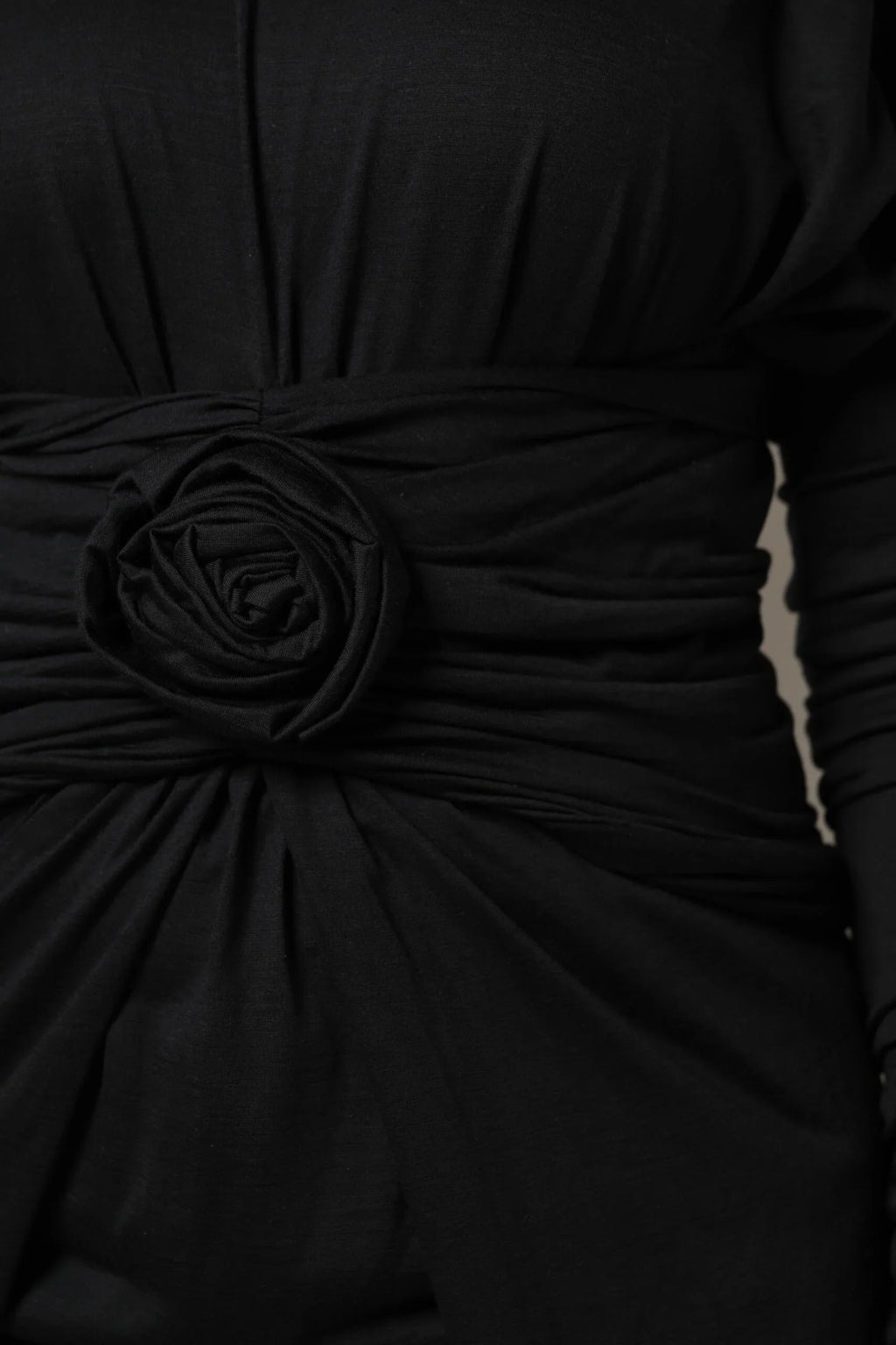 Black Wool Long Sleeves Sheath Midi Dress