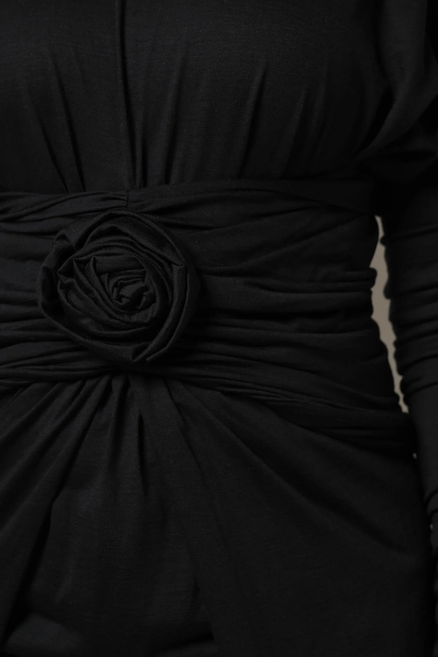 Black Wool Long Sleeves Sheath Midi Dress