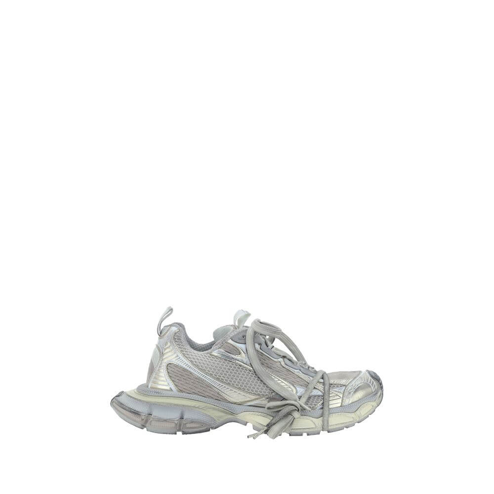 Stylish gray chunky sneakers featuring a modern design and comfortable fit, perfect for contemporary fashion.